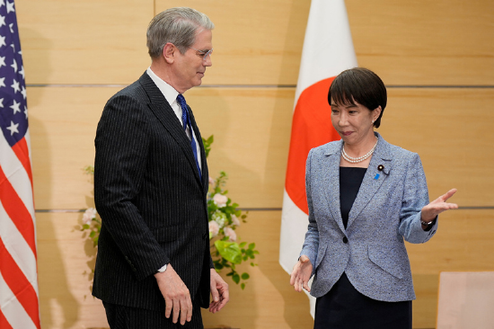 没人喜欢被指手画脚 日本央行行长却同时面对两个“指挥者	”